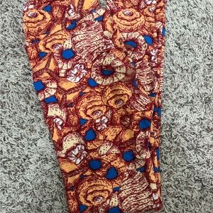 Lot of LuLaRoe Leggings (Includes Disney patterns)